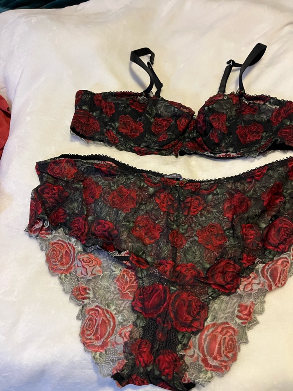 Savage X Fenty Black Lace Bra & Rose Print Briefs - Red Floral NWOT